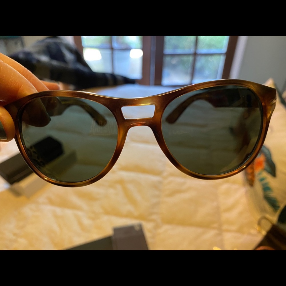 Persol New Sunglasses. - Picture 3 of 7